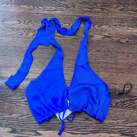 NWT Forever21 Satin Plunging Halter Blue Crop Top - Picture 4 of 6
